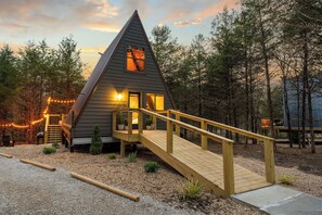 Exterior - Moody A-Frame Cabin • Hot Tub & Fireplace (Omaha)