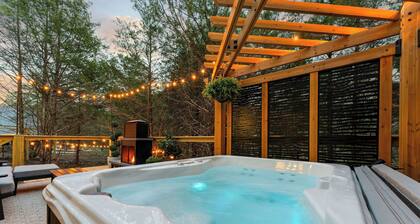Moody A-Frame Cabin • Hot Tub & Fireplace