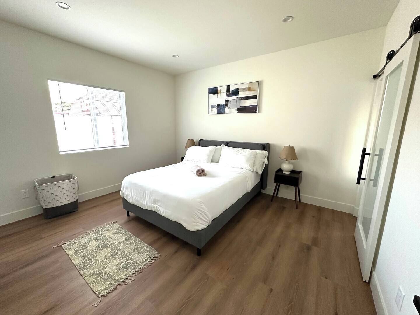 2 bedrooms, iron/ironing board, WiFi, bed sheets