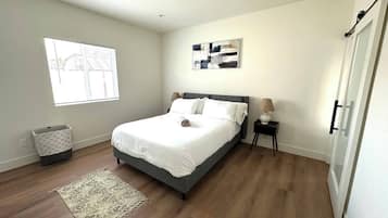 2 bedrooms, iron/ironing board, WiFi, bed sheets