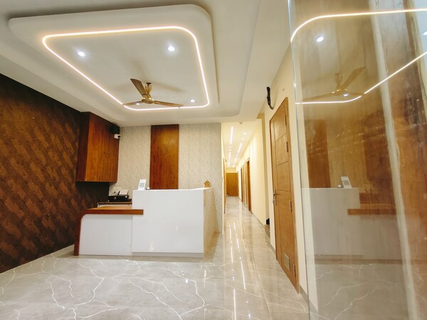 Hotel Babylon Regency - Mathura