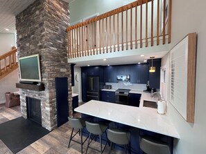 Mikrowelle, Ofen, Herdplatte, Geschirrspüler