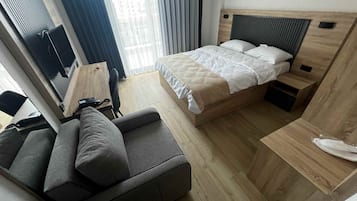 Shower, hair dryer, towels, shampoo