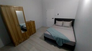 3 間睡房、熨斗/熨衫板、Wi-Fi、床單
