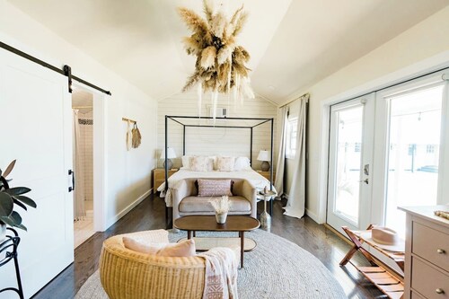 Romantic Kure Beach Bungalow - New Hot tub!