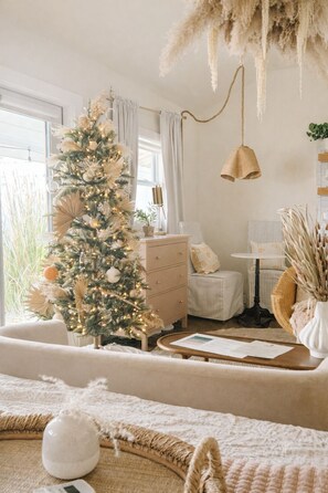 Interior - Romantic Kure Beach Bungalow - New Hot tub! (Kure Beach)