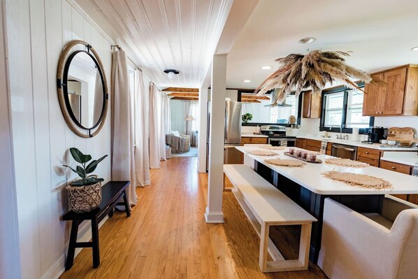 Interior - Hidden gem in Kure|2min walk to Beach|Hot Tub (Kure Beach)