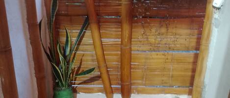 Basic Twin Room, Courtyard View | Living area