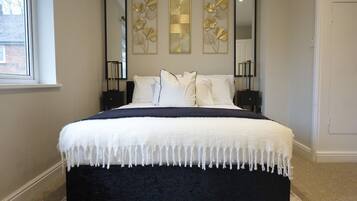 3 bedrooms, iron/ironing board, free WiFi, bed sheets