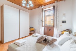2 dormitorios, tabla de planchar con plancha, wifi gratis y ropa de cama