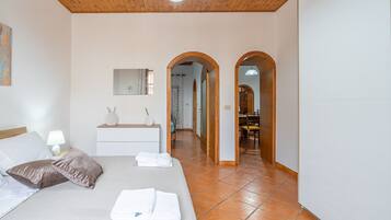 2 chambres, fer et planche Ă repasser, Wi-Fi gratuit, draps fournis