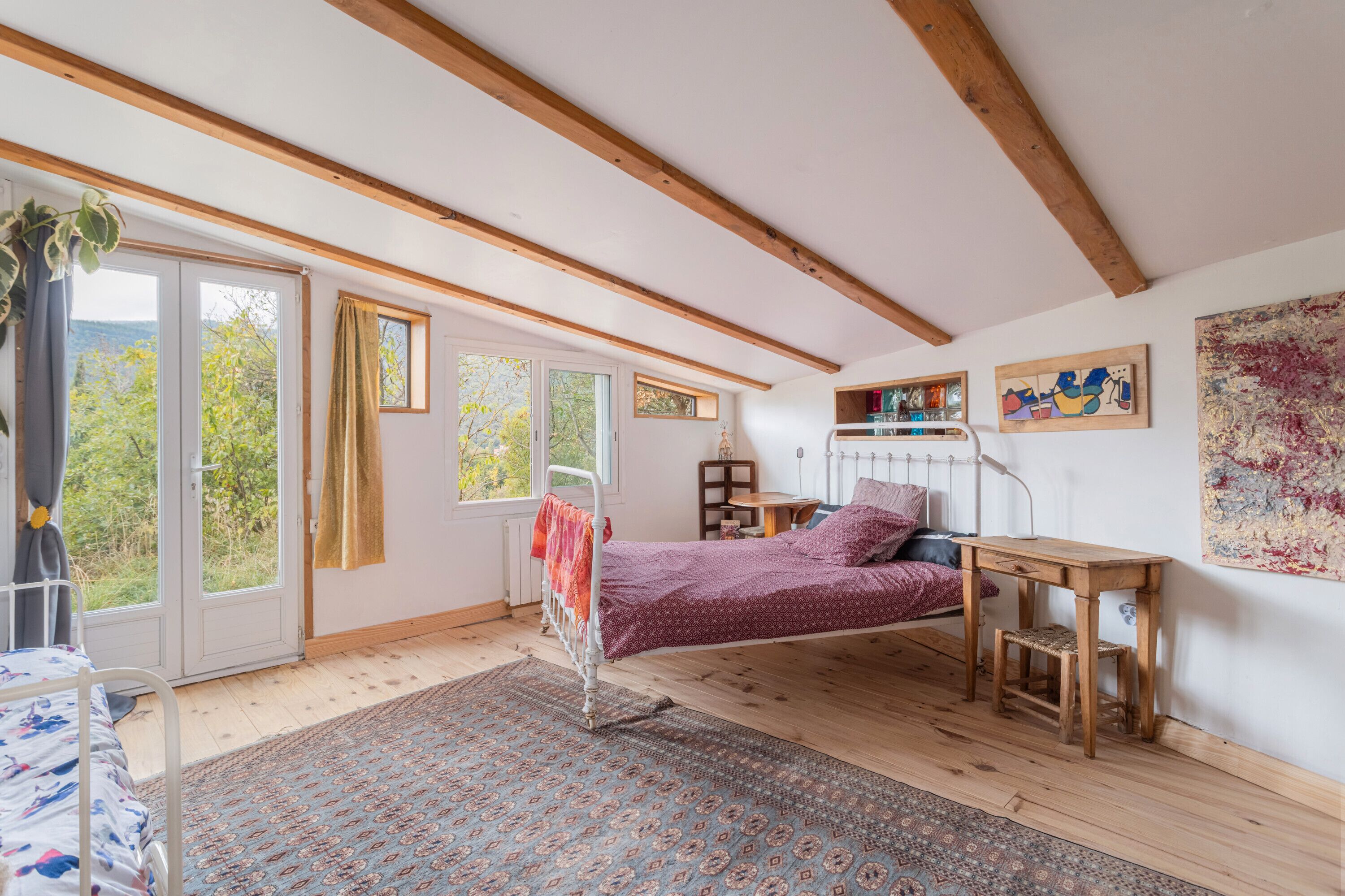 2 slaapkamers, een strijkplank/strijkijzer, beddengoed