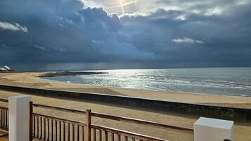 Accommodatie ligt op het strand