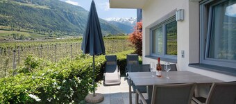 Apartment 'Golden' with Mountain View, Private Terrace and Wi-Fi