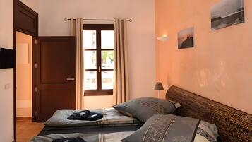 2 bedrooms, bed sheets