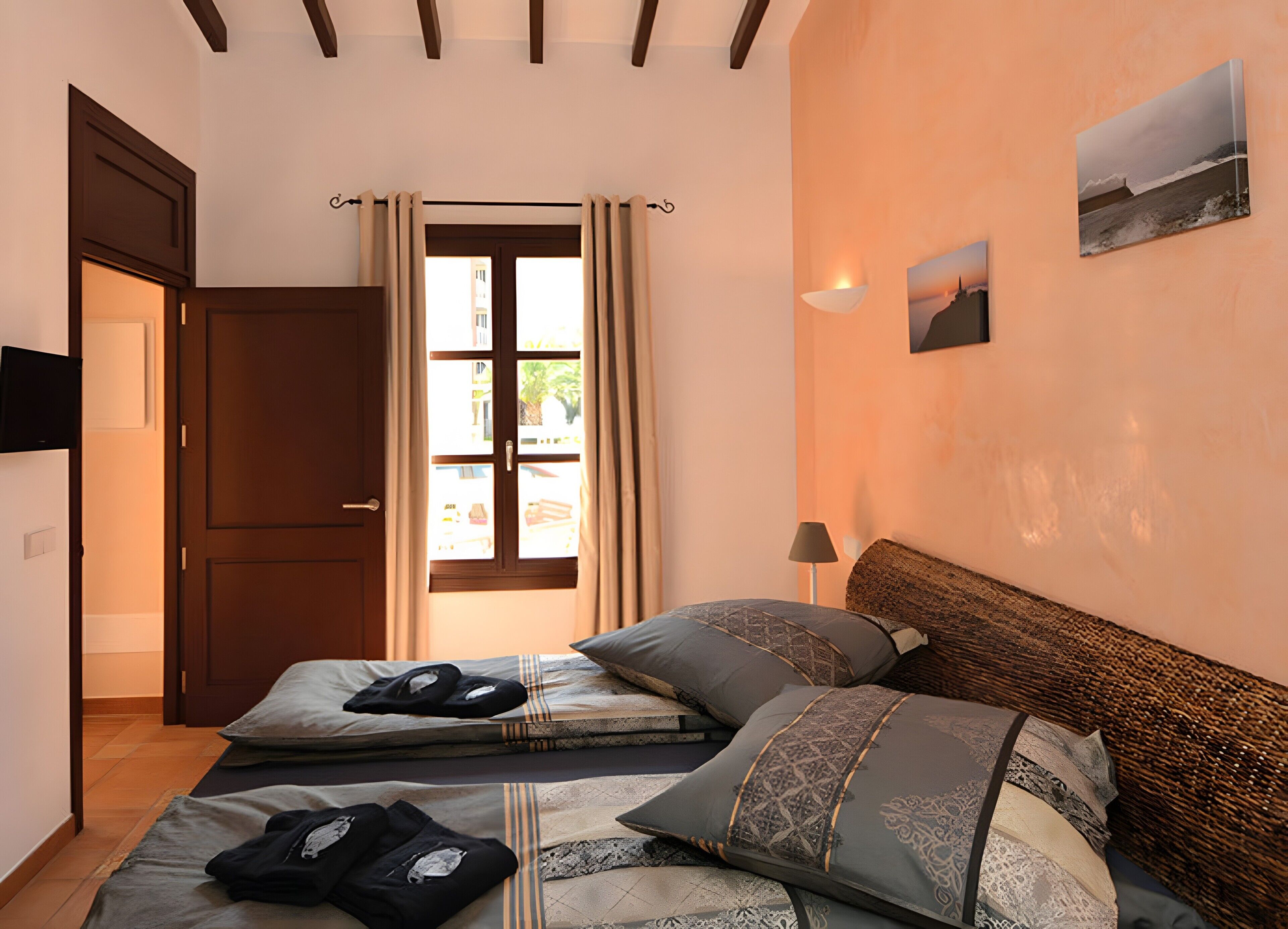 2 soveværelser, sengetøj