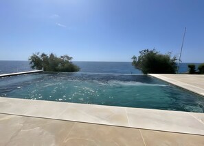 Pool - Villa 'Tortuga' with Sea View, Wi-Fi and Air Conditioning (Porto Cristo Novo)