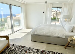 4 makuuhuonetta, silitysrauta/-lauta, ilmainen Wi-Fi, vuodevaatteet