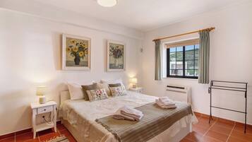 2 chambres, fer et planche Ă repasser, Wi-Fi gratuit, draps fournis