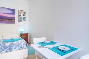 Dining - Apartment 'Adriana Suite' with Wi-Fi and Air Conditioning (Siracusa)