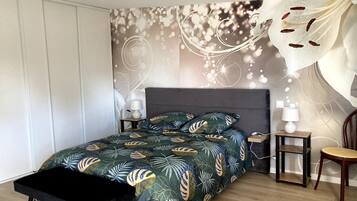 3 bedrooms, iron/ironing board, bed sheets