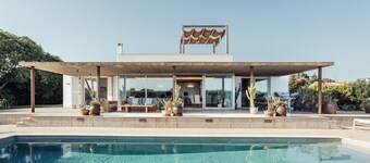 Luxe VillaTramuntana met Uitzicht op Zee, Wifi en Airconditioning