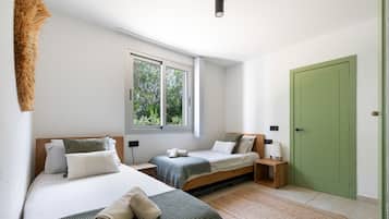 4 bedrooms, free WiFi, bed sheets