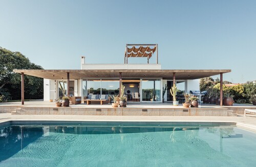 Luxuriöse VillaTramuntana mit Meerblick, Wi-Fi und Klimaanlage