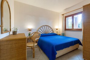2 bedrooms, bed sheets