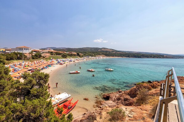 Una playa cerca
