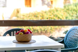 Outdoor dining - Apartment '49pc1' with Private Terrace (isola rossa)