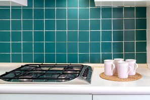 Réfrigérateur, plaque de cuisson