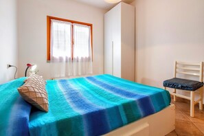 2 bedrooms, bed sheets