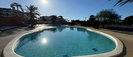 Piscina interna, piscina aquecida