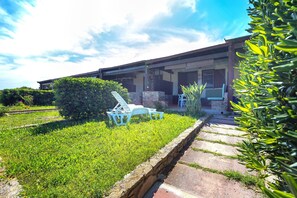 Exterior - Holiday Home 'Casa 6 Vista Mare' with Sea View, Private Terrace and Air Conditioning (Stintino)