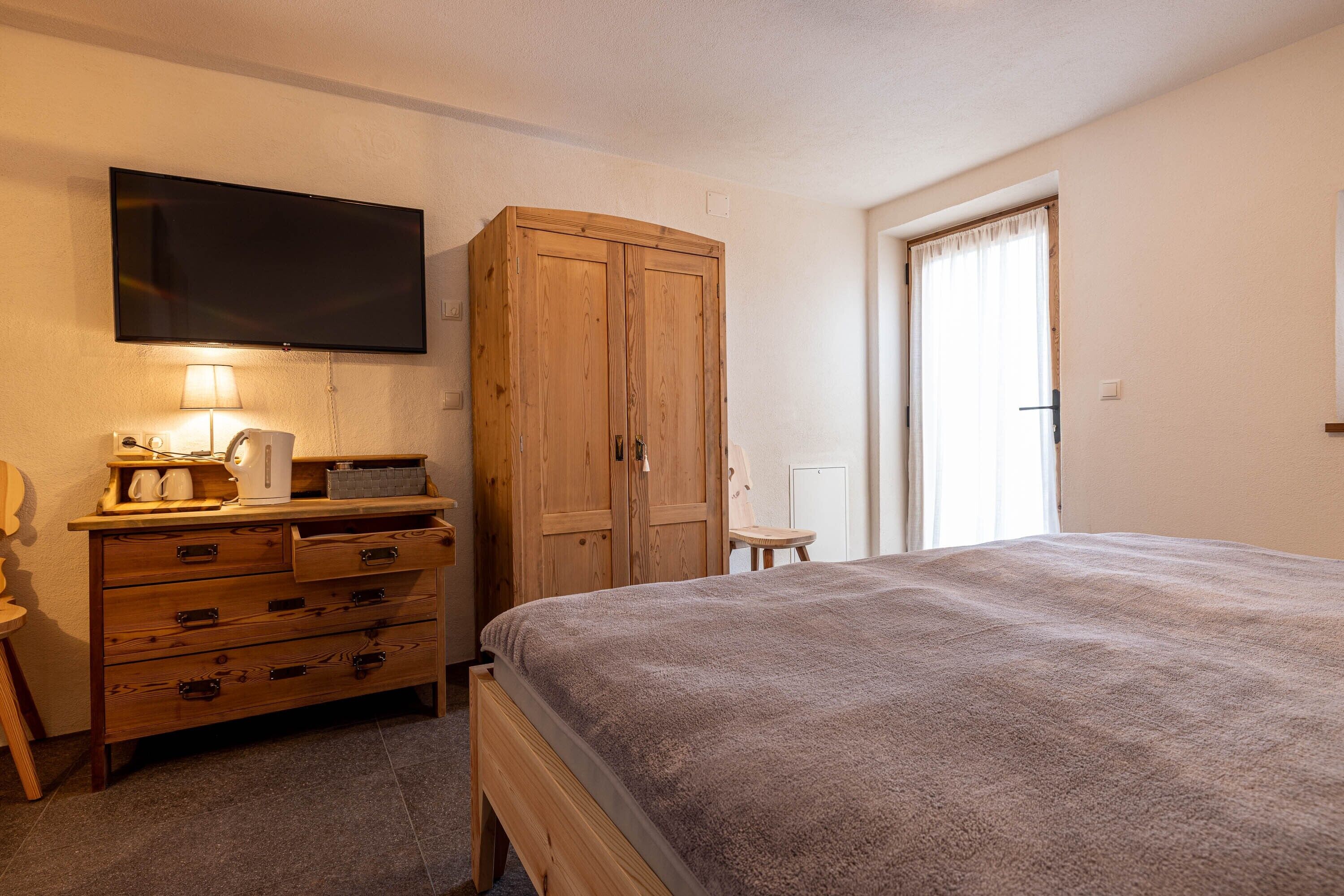 1 bedroom, free WiFi, bed sheets