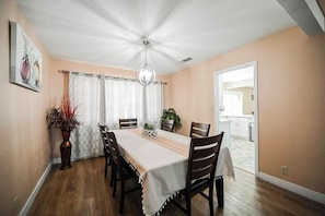 Dining - Spacious Henderson Hidden Gem! (Henderson)