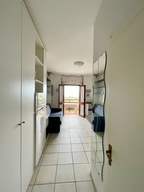 Interior - Studio 'Sergi - Piscina In Comune' with Sea View, Shared Pool and Private Terrace (Stintino)