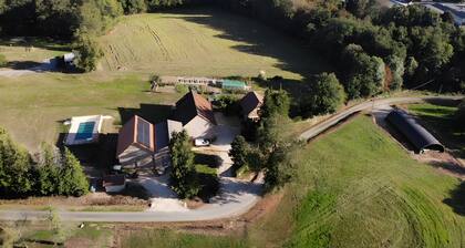 Escapade Familiale Paisible en Nature avec Piscine Partagée et Activités