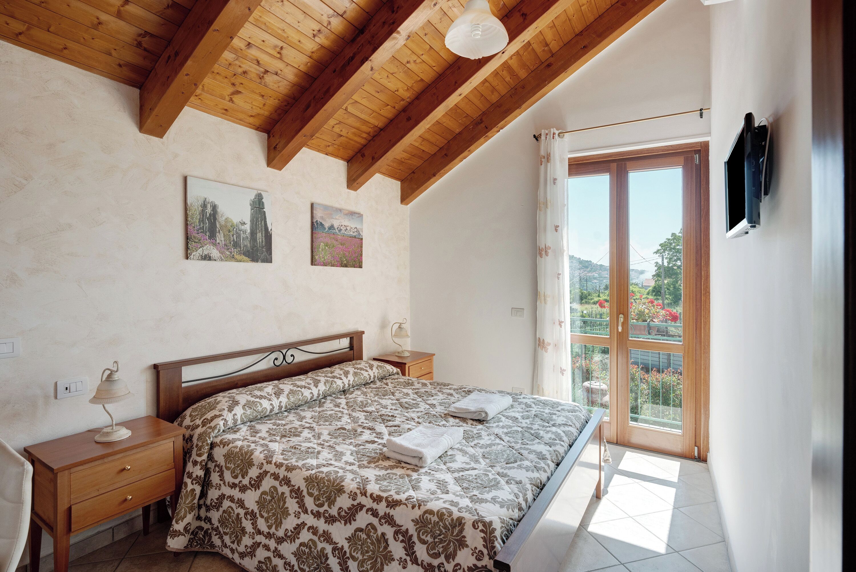 3 bedrooms, free WiFi, bed sheets