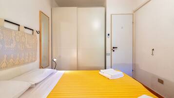 2 Schlafzimmer, Bügeleisen/Bügelbrett, Bettwäsche
