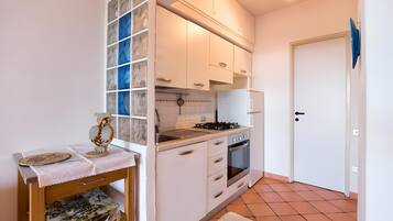 Fridge, oven, stovetop, highchair