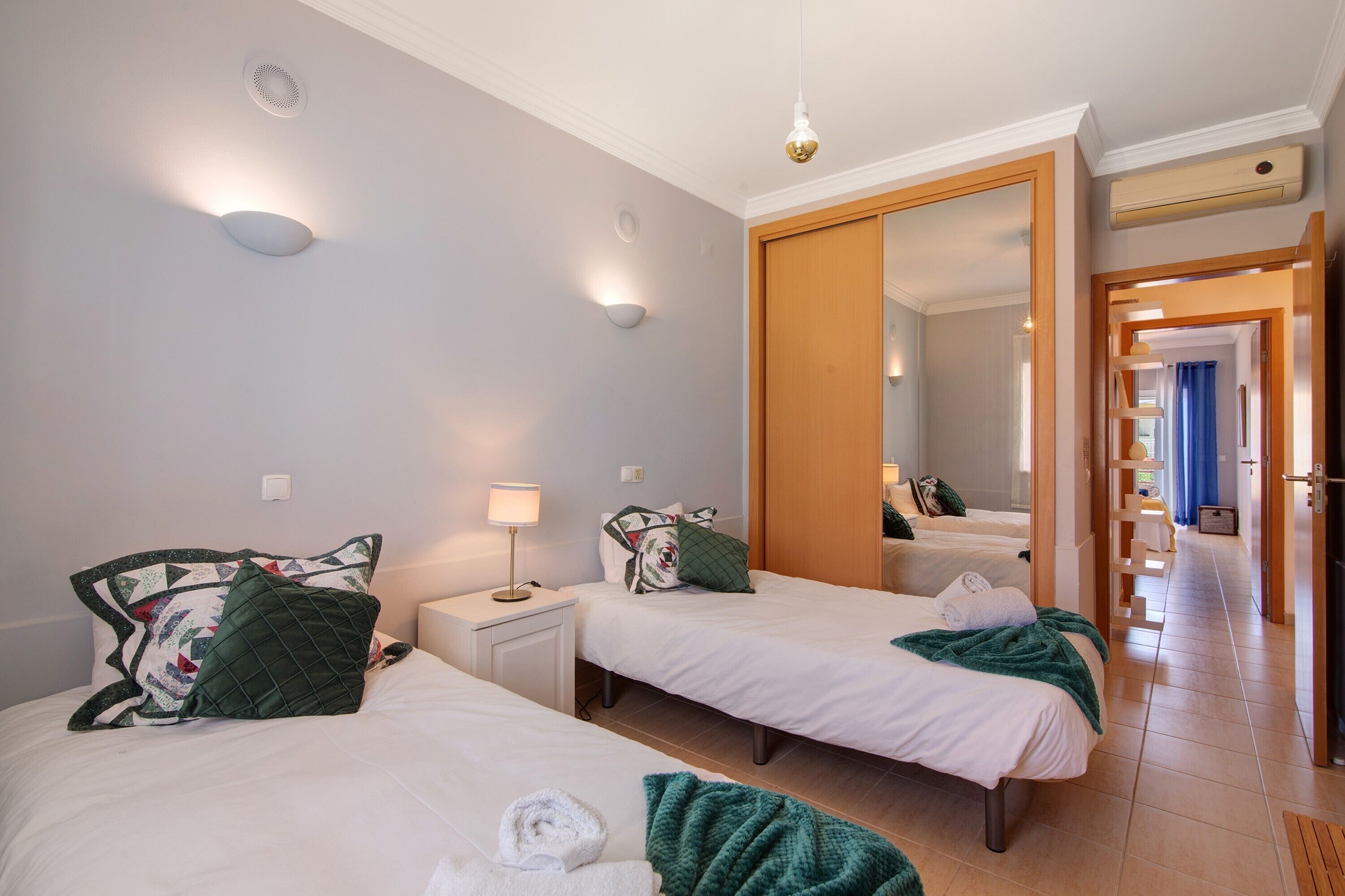 2 sovrum, strykjärn/strykbräda, gratis wi-fi och sängkläder