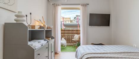 1 habitación, tabla de planchar con plancha, wifi gratis y ropa de cama