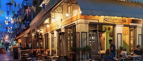 屋外ダイニングエリア