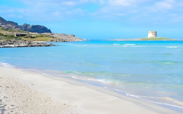 Una spiaggia nelle vicinanze