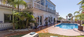 Villa 'Mariposa' with Sea View, Wi-Fi and Air Conditioning