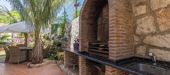 Villa 'Mariposa' with Sea View, Wi-Fi and Air Conditioning