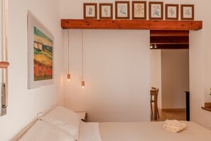 1 bedroom, iron/ironing board, free WiFi, bed sheets - Apartment 'Cantina' with Wi-Fi and Air Conditioning (Montallegro)