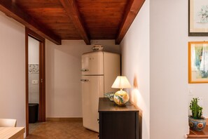 Interior - Apartment 'Cantina' with Wi-Fi and Air Conditioning (Montallegro)